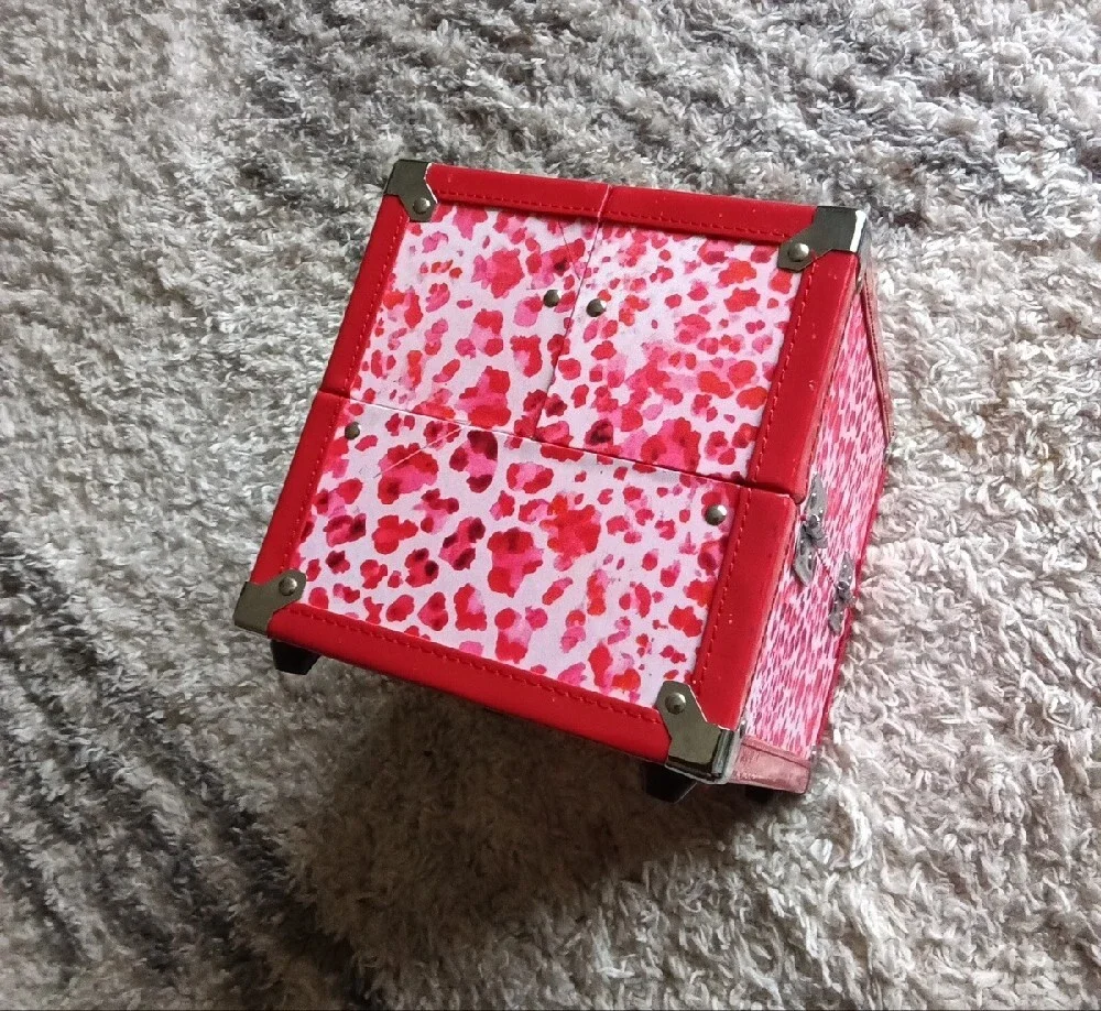 Caboodles NWOT Pink Leopard Print Jewelry Case with Silver Hardware